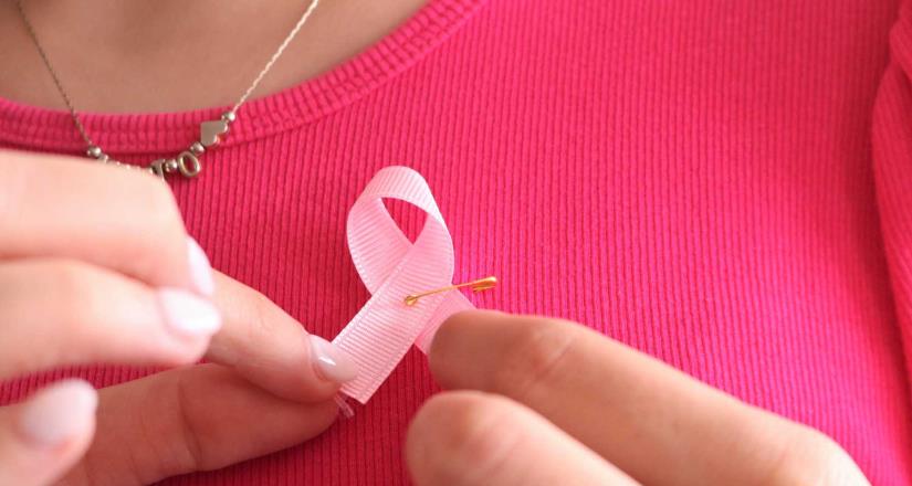 Club estudiantil de la UAGconcientiza contra el cáncer mama