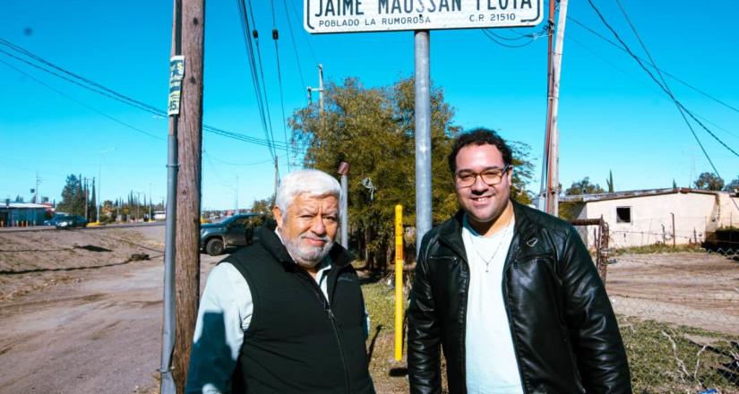 Alcalde Darío Benítez devela placa nomenclatura a vialidad en honor a Jaime Maussan Flota