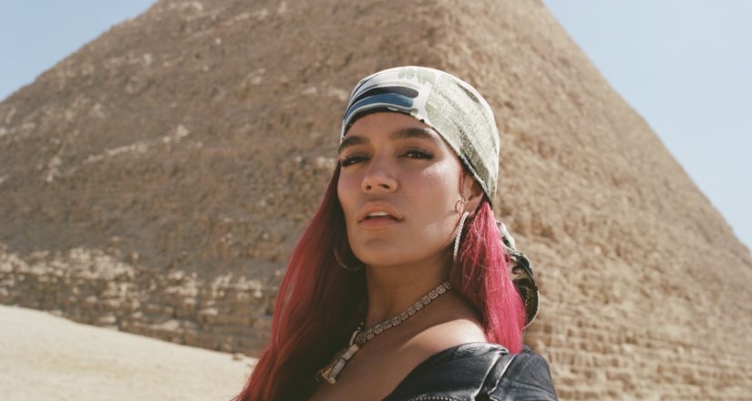 Karol Glanza nuevo single y video musical El Cairo llevando a sus fans en un viaje musical a través de Egipto conovy en la batería