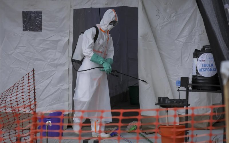 Reino Unido investiga posible primer caso de ébola en Gran Bretaña