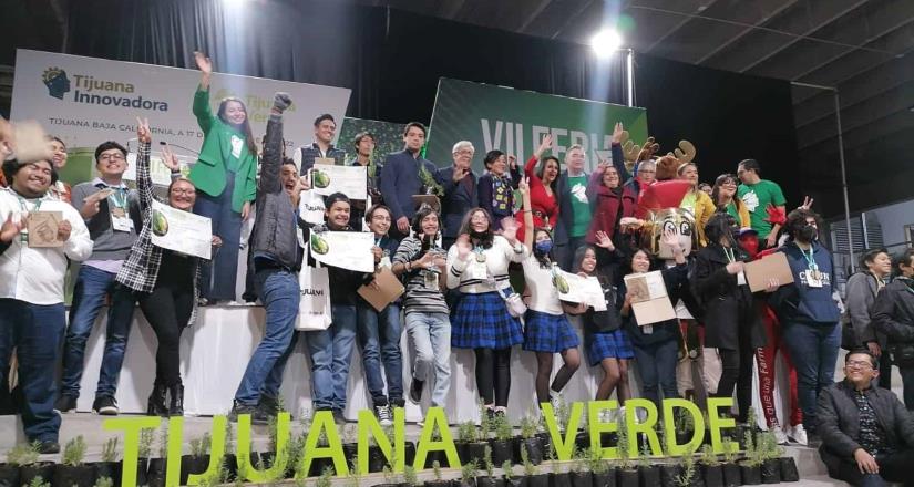 Jóvenes muestran proyectos durante VII Feria Ambiental Académica