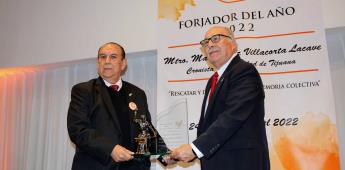 Recibe Mario Ortiz Villacorta Lacave galardón de Forjador del Año 2022