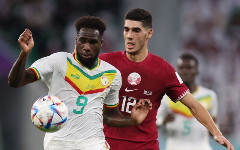 Qatar no sobrevive a Senegal y queda prácticamente eliminado de su propio Mundial