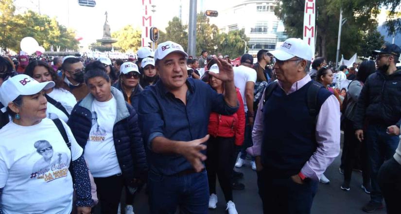 Jesús Alejandro Ruiz Uribe se suma  la marcha  en defensa de la Cuarta Transformación
