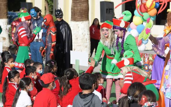 Celebra UABC la Navidad con niños de Casas Hogar