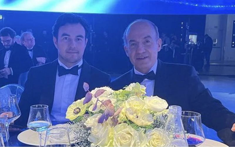 Checo Pérez festeja con Calderón su reconocimiento en la Gala de la FIA