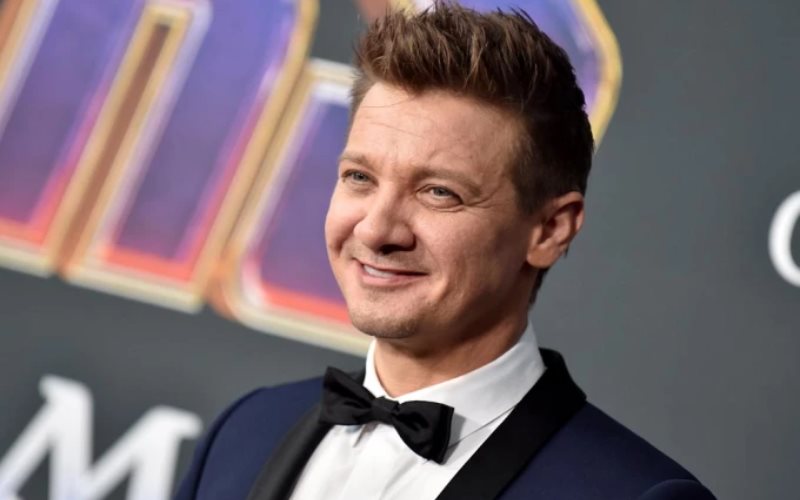 Jeremy Renner, actor de Marvel, se encuentra en estado crítico tras accidente con quitanieves