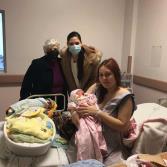 Club Cigüeñas hace entrega de canastillas a mujeres en el Hospital General de Ensenada