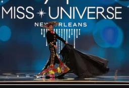 Miss Tailandia rindió homenaje a su familia con un vestido hecho de anillas de latas