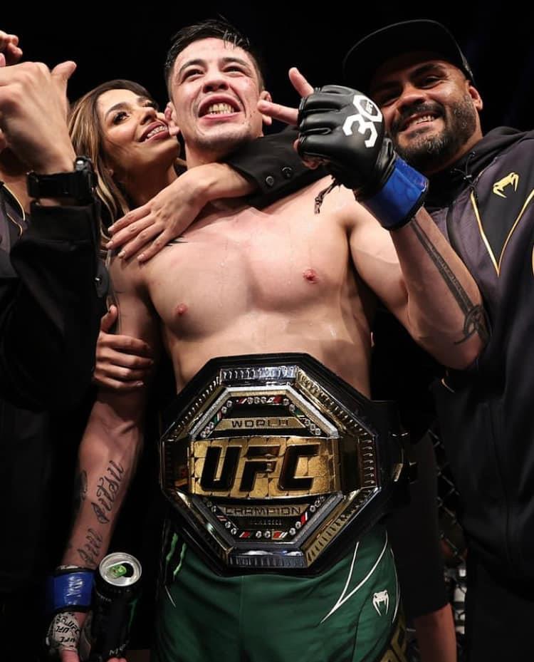 El peleador Brandon Moreno se coronó con la victoria en pelea oficial de la UFC