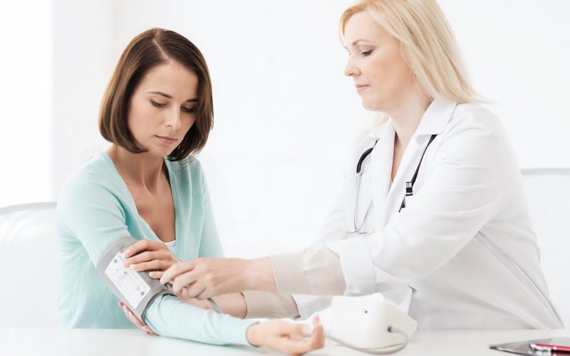 Las 5 verdades sobre la presión arterial alta que toda mujer debe saber