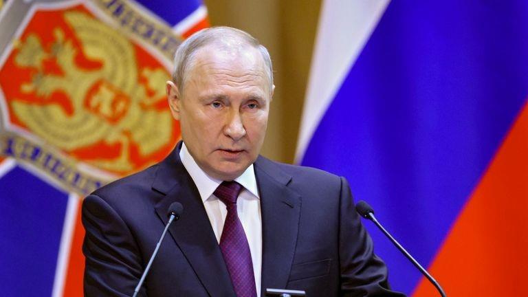 Ordenan a arrestar al Presidente de Rusia Vladimir Putin por los cargos de crímenes de guerra