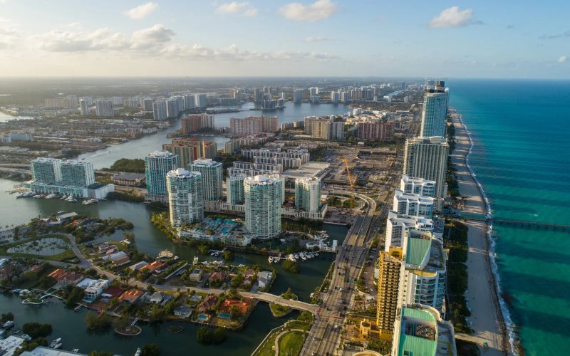Miami presenta total apertura a inversionistas mexicanos en el sector de los bienes raíces; Ruedi Sieber