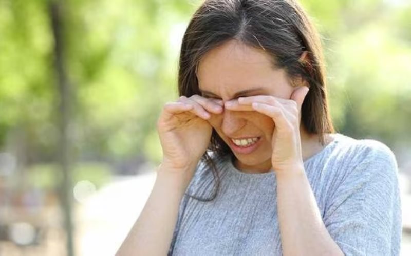 Ante las olas de calor debes cuidar tus ojos: la exposición a rayos UV puede causar enfermedades oculares