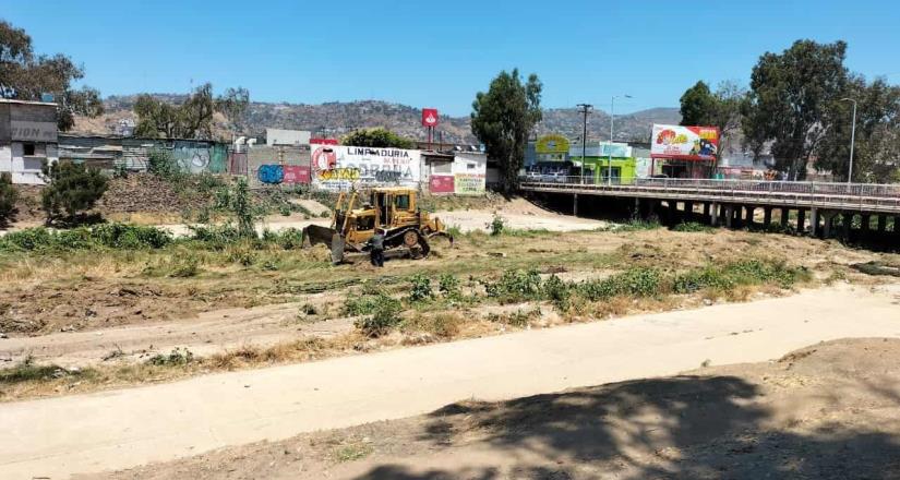 Realiza Gobierno de Ensenada limpieza y desazolve en cauce de arroyos de la zona urbana