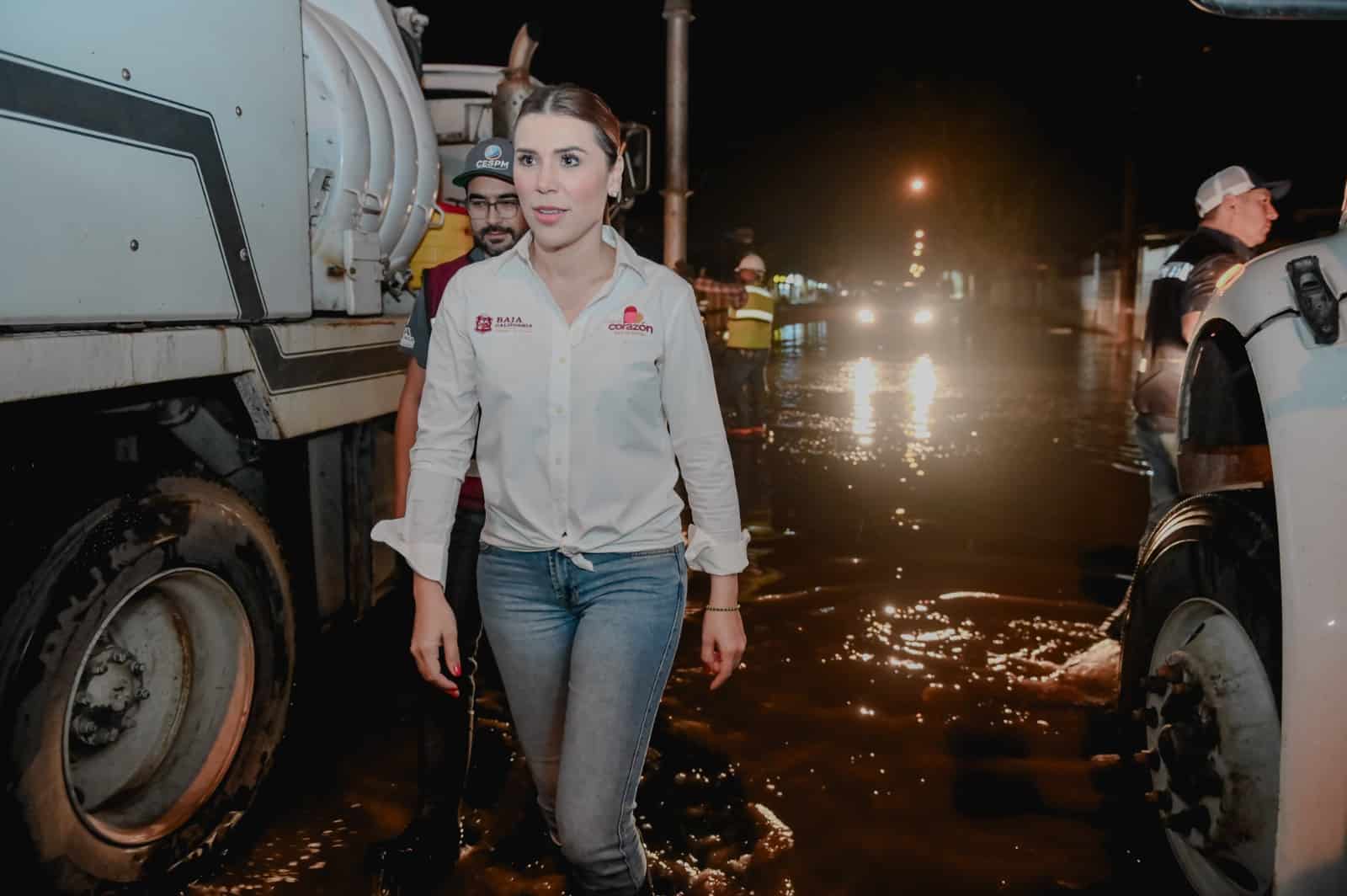 Recorrió Marina del Pilar zonas afectadas por Hilary en Mexicali durante la noche