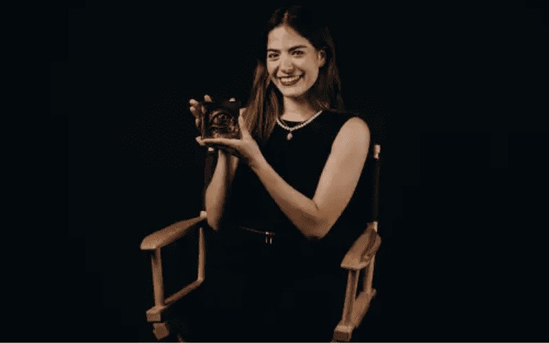 Adriana Llabrés se lleva el Ojito a Mejor Actriz de Largometraje Mexicano de Ficción por su participación en la cinta “Todo el Silencio”, en la 21 edición del Festival Internacional de Cine de Morelia