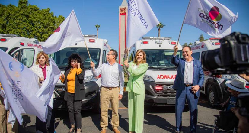 Entregan Gobernadora de BC y beneficencia pública 12 ambulancias equipadas