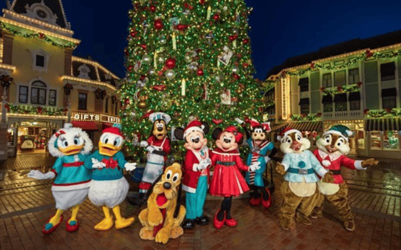 Las Fiestas Navideñas comienzan hoy en Disneyland Resort