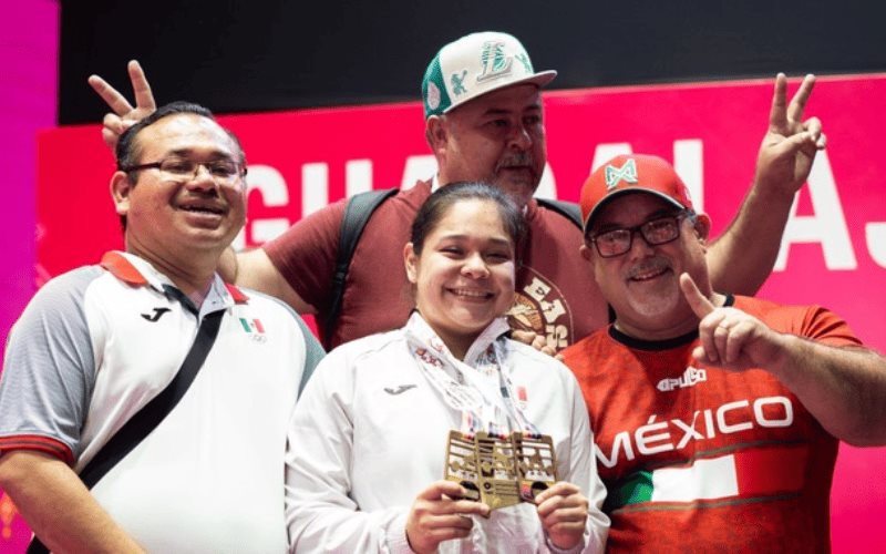 Con tres oros, Mariana García se proclama campeona en Mundial de Levantamiento de Pesas 2023