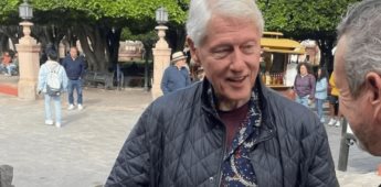 Captan a Bill Clinton en San Miguel de Allende, Guanajuato