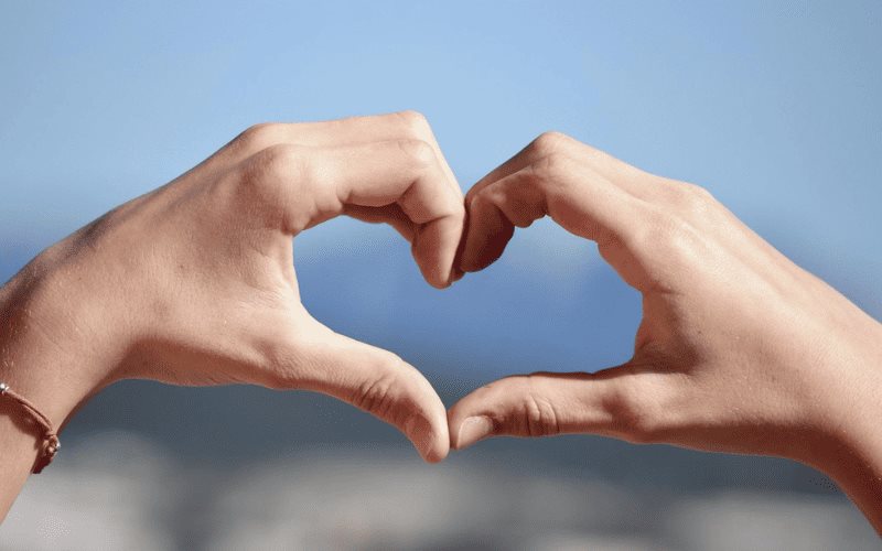 Por más amores sanos y sin estereotipos: derrumbando los mitos del amor romántico