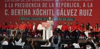 Xóchitl Gálvez recibió constancia como candidata del PRI a la Presidencia de la República