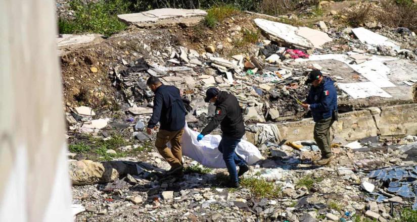 Hombre degollado es abandonado en zona de derrumbe en Cumbres del Rubí