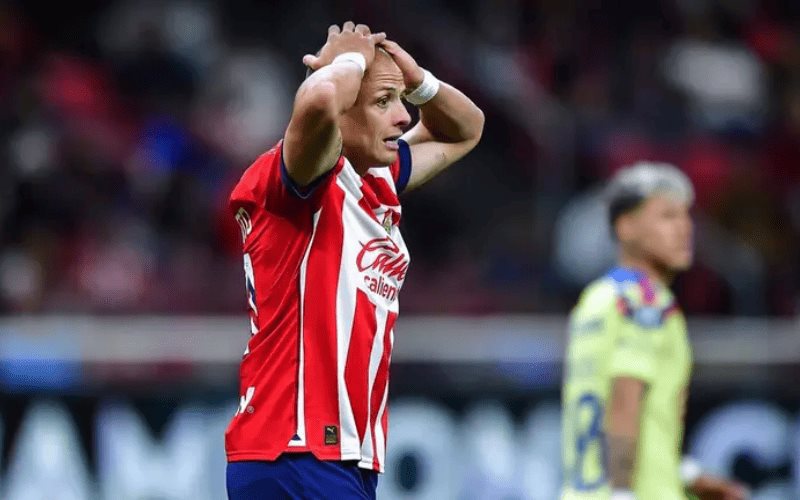 Chicharito Hernández pide disculpas a la afición de Chivas tras goleada del América