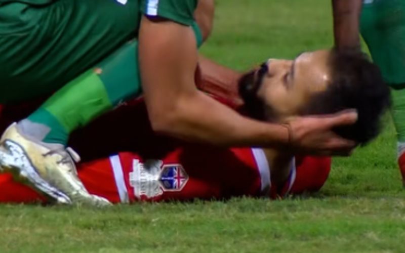 Futbolista egipcio sufre paro cardiaco en pleno partido