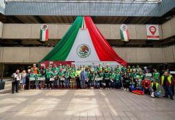 IMSS en Baja California brinda orientación a familiar de paciente