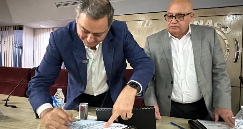 Gustavo Sánchez y Alfonso Duarte firman compromiso con la CANACO