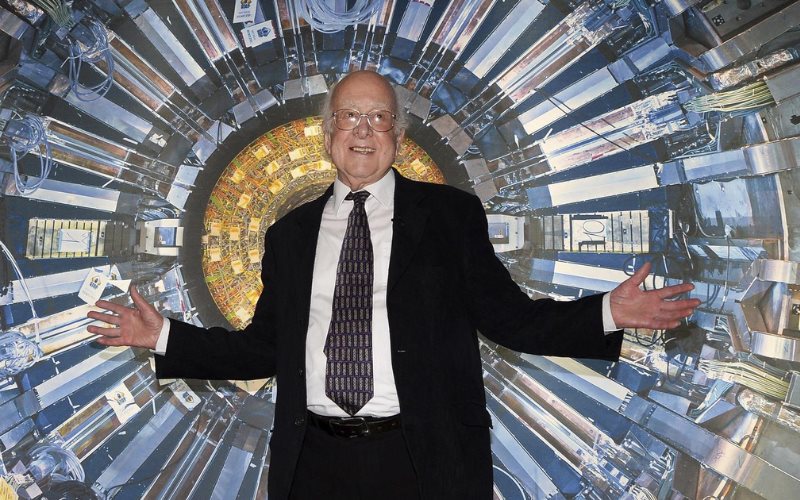 Muere Peter Higgs, el físico que descubrió el bosón de Higgs, la partícula de Dios