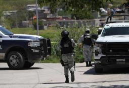 Tras persecución, FESC detiene a tres jóvenes por posesión de arma en Tijuana