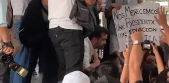Estudiantes de la UAM Xochimilco abuchean y empujan a Jorge Álvarez Máynez 