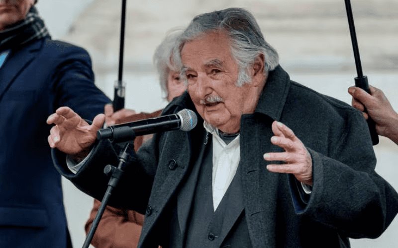 El expresidente de Uruguay, José Mujica, anuncia que tiene un tumor en el esófago