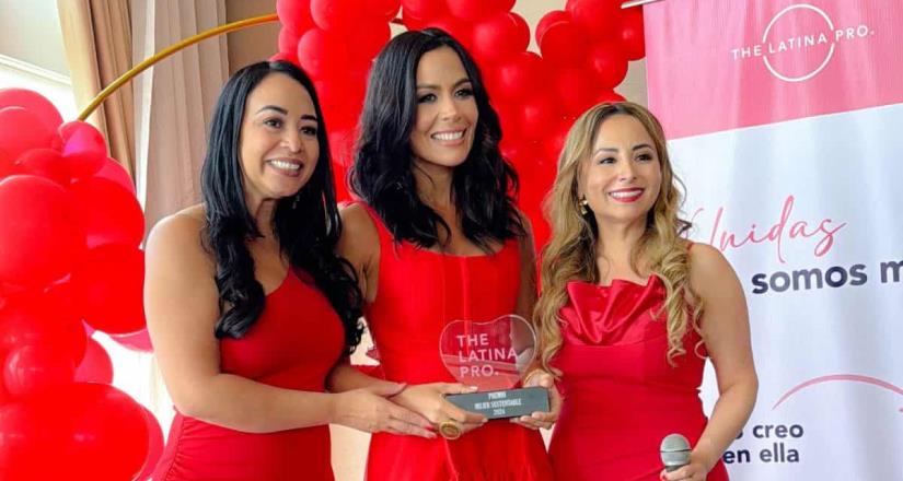 Empresaria y arquitecta Yermys Peña recibe en Miami premio The Latina Pro