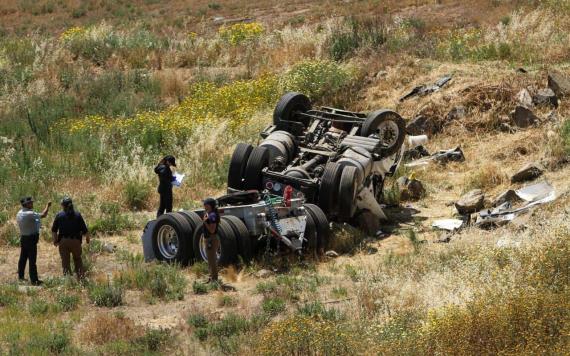 Accidente en tráiler provocó embotellamiento en carretera Tijuana-Tecate