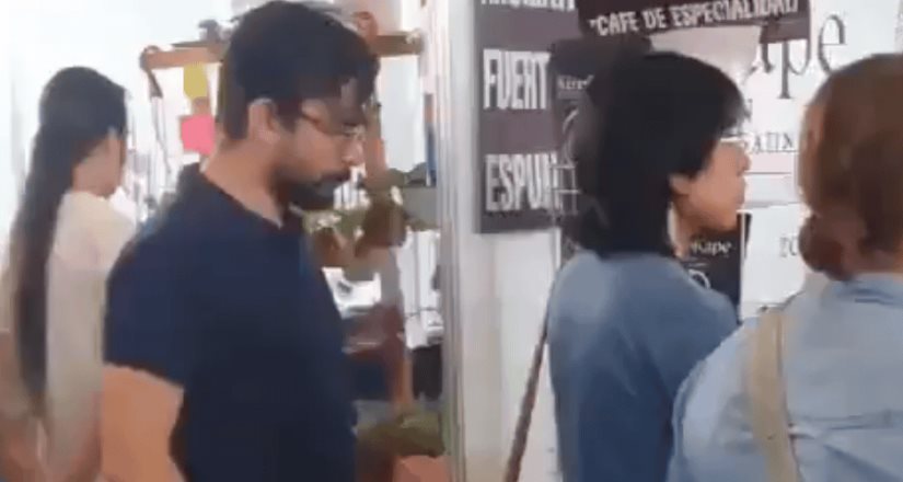 Profesor es arrestado luego de que lo sorprenden grabando jóvenes