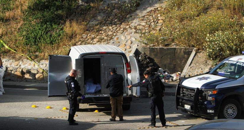 Abandonan cuerpo sin vida debajo del Puente México