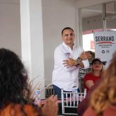 Fernando Serrano, asistió a una cita con emprendedoras