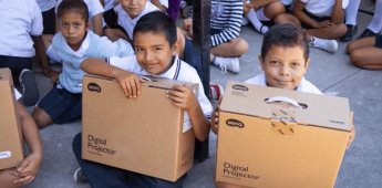 Contecon Manzanillo impulsa la educación en Cuyutlán mediante la entrega de equipamiento tecnológico