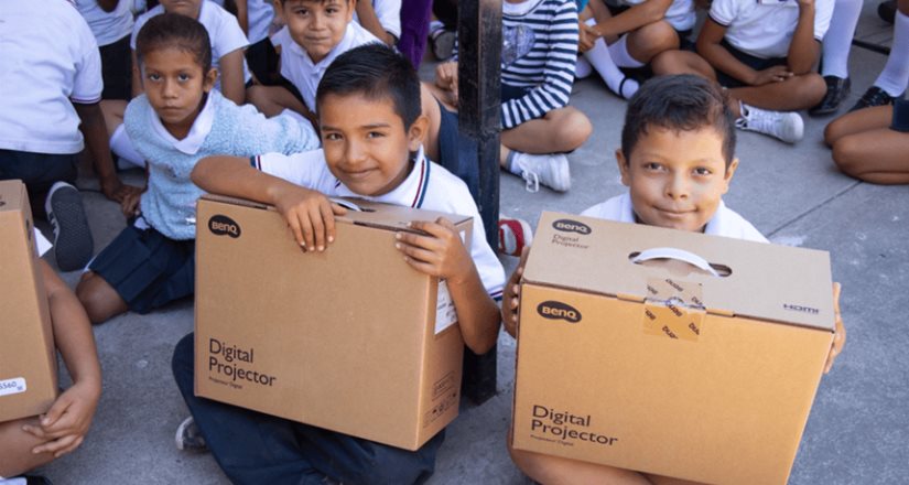 Contecon Manzanillo impulsa la educación en Cuyutlán mediante la entrega de equipamiento tecnológico
