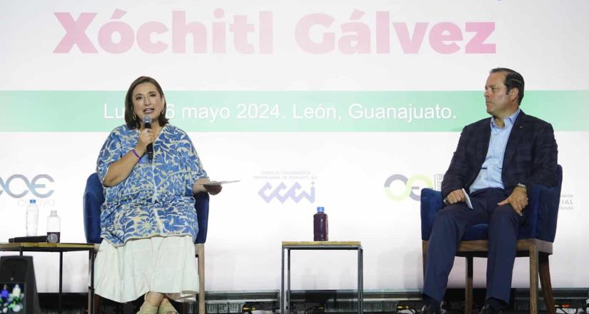 Xóchitl Gálvez trabajará por la reconstrucción del Sistema de Salud