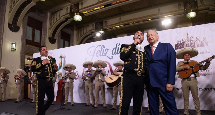 Presidente celebra Día de las Madres con concierto en Palacio Nacional