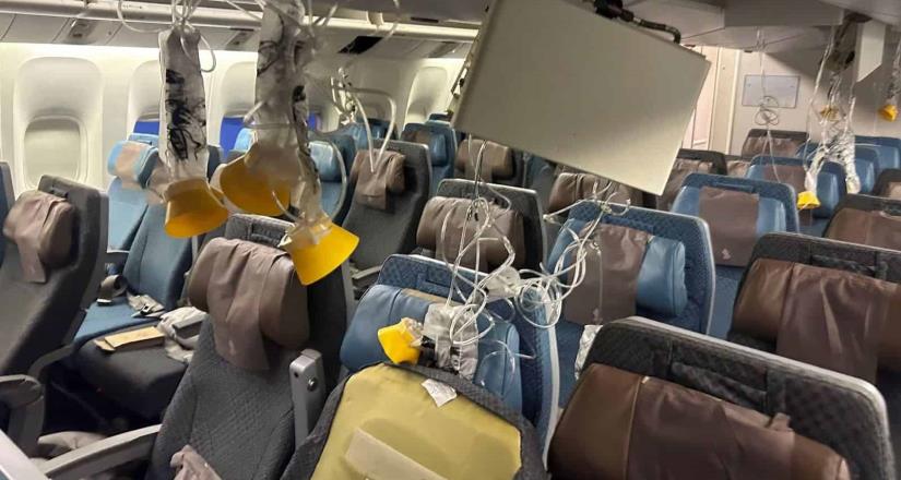 Un muerto y 30 heridos tras graves turbulencias en un vuelo de Singapore Airlines