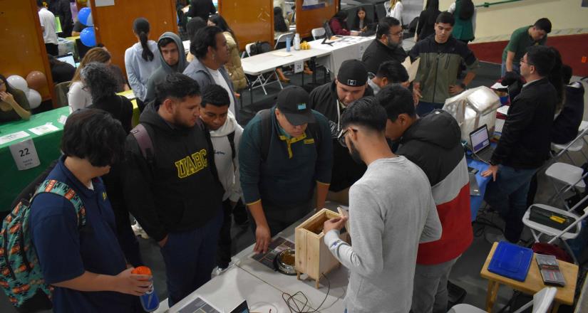 Participan más de 300 estudiantes cimarrones en la Expo Tecnología y Emprendimiento 2024-1