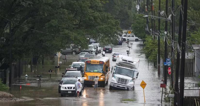 Tornado deja estela de destrucción en Texas