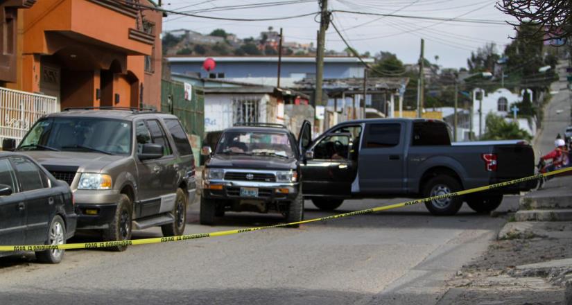 Balean a masculino mientras conducía en Playas de Tijuana 