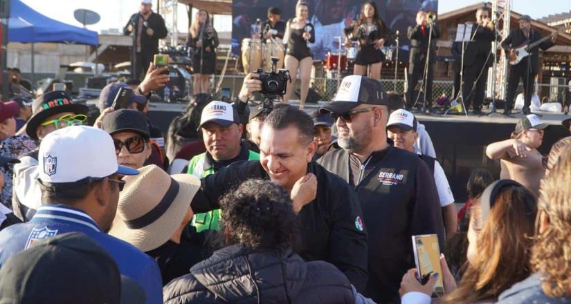 Fernando Serrano cierra su campaña presidencial con el apoyo de más de 3 mil ciudadanos en Playas de Rosarito